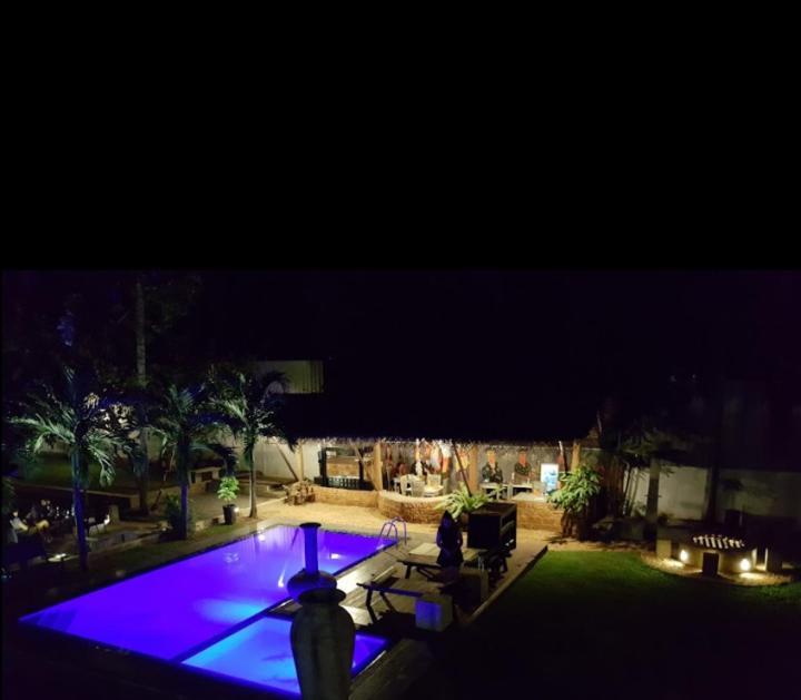 Lanka Bangla Inn Villas Restaurant & Travels Katunayaka Bagian luar foto