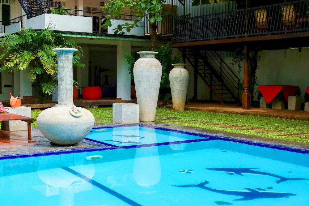 Lanka Bangla Inn Villas Restaurant & Travels Katunayaka Bagian luar foto